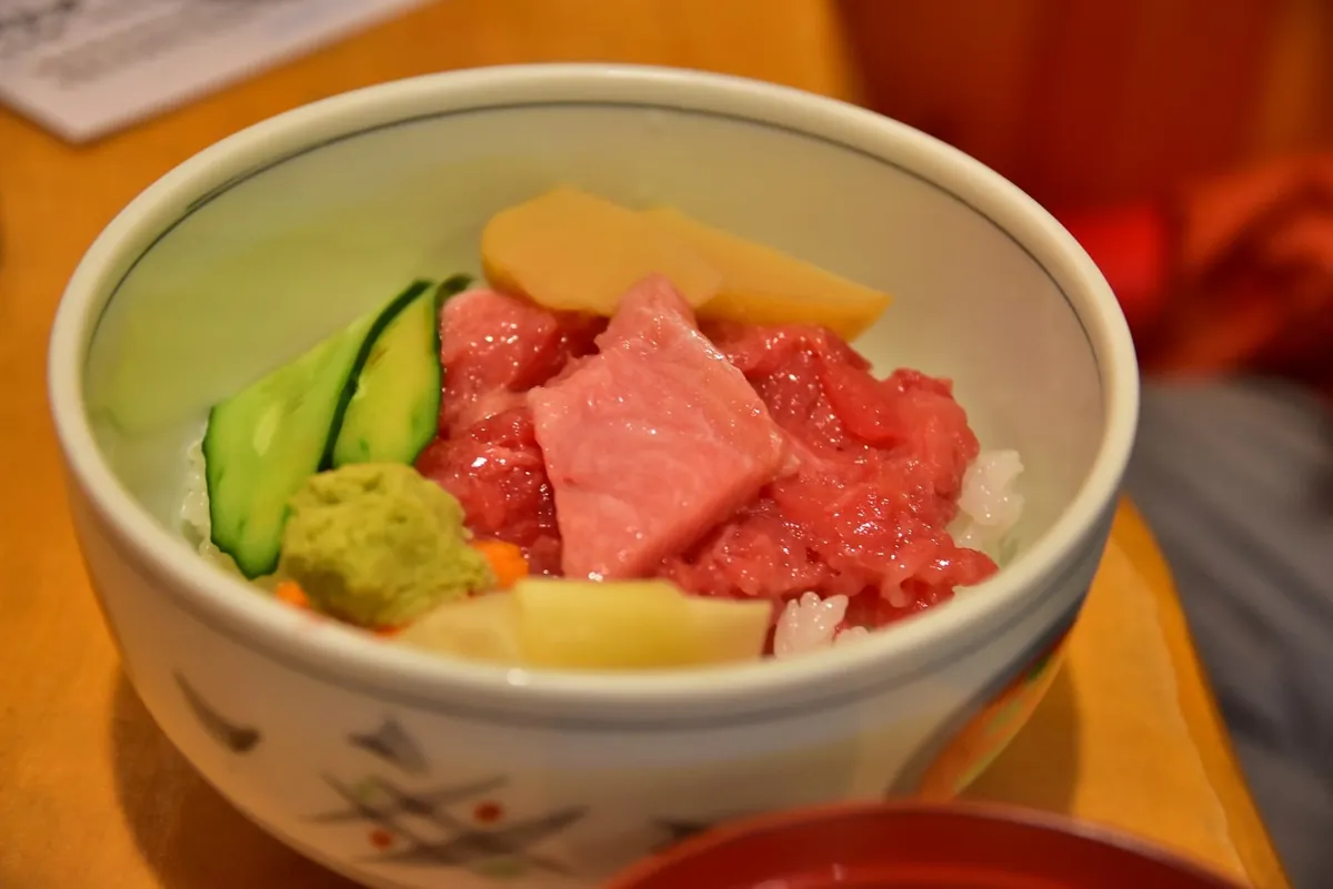 5 พฤศจิกายน: คาตาโนะโอะ (รายล้อมด้วยปลาไทแดงตัวใหญ่), ภาพ 12