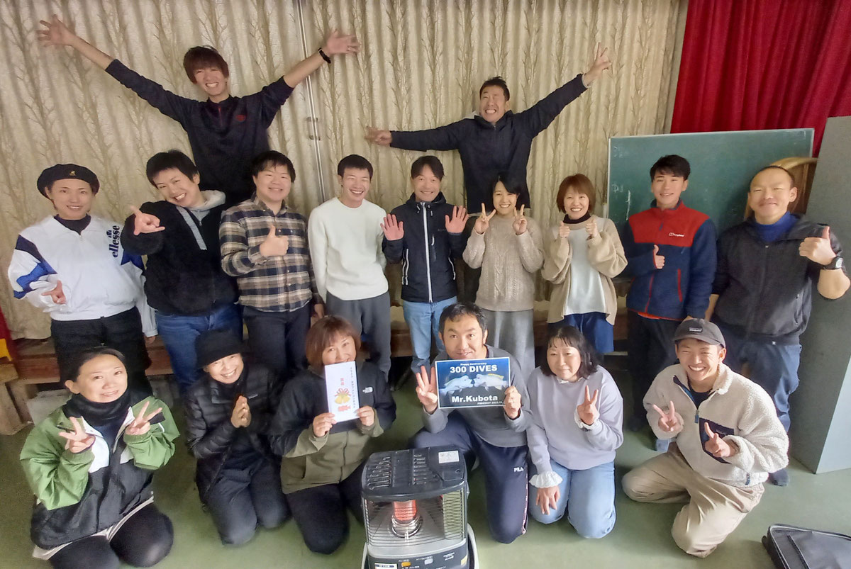 2023年のクリスマスダイビングの集合写真